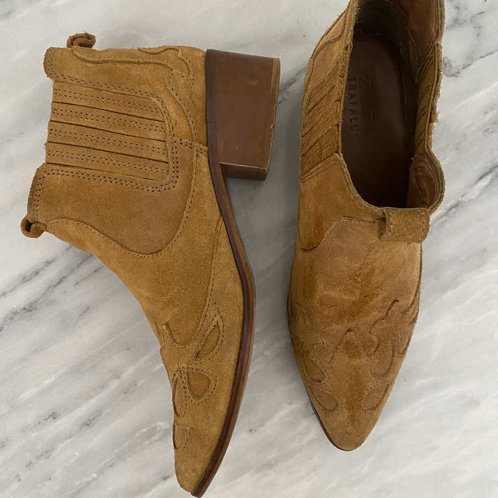 ZARA Trafaluc suede camel pointed toe western Chelsea cowboy ankle boots